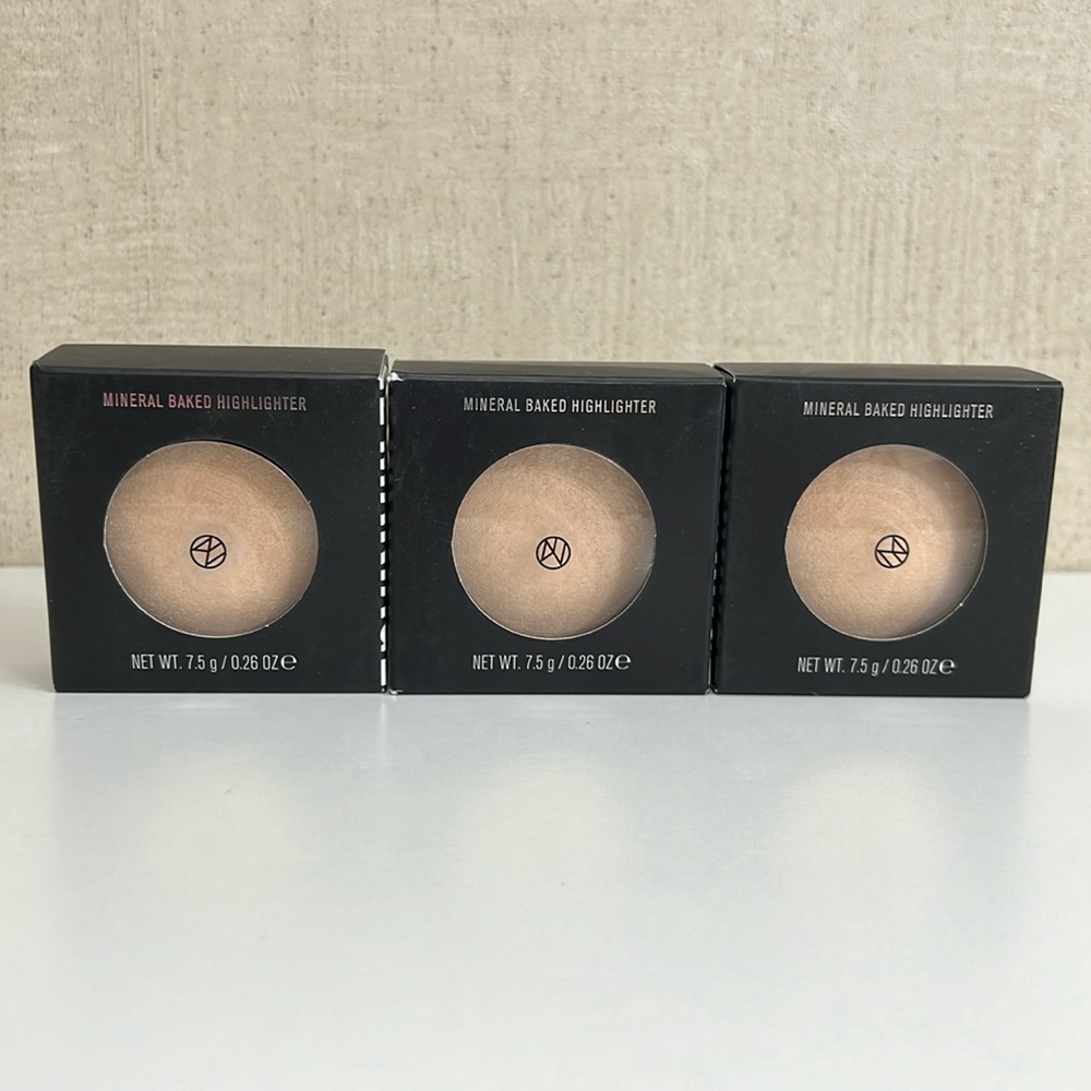 3X BRAND NEW IL MAKIAGE MINERAL BAKED HIGHLIGHTER IN SHADE HALO